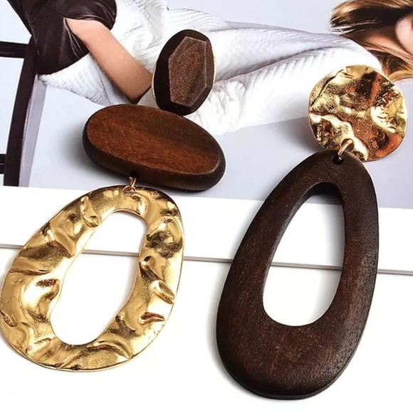 New Boutique Gold Hammered and Mahogany Wood Drop Earrings - Picture 3 of 8